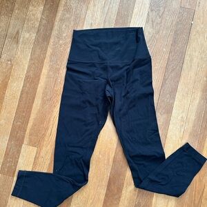 Black Athleta Chakra 7/8 legging powervita